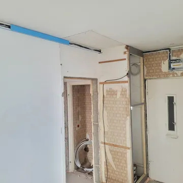Majdnem kész hálózat és lakáselosztó